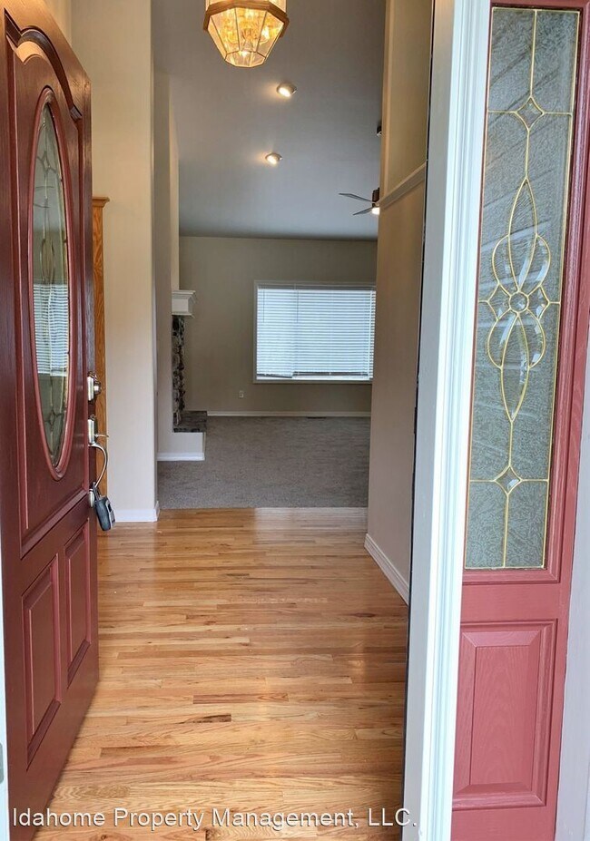 Foto del edificio - 5 br, 3.5 bath House - 2259 N Stonecrest Pl