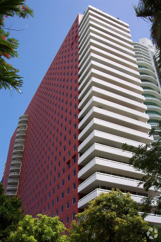 Looking up the northwest corner - Imperial at Brickell
