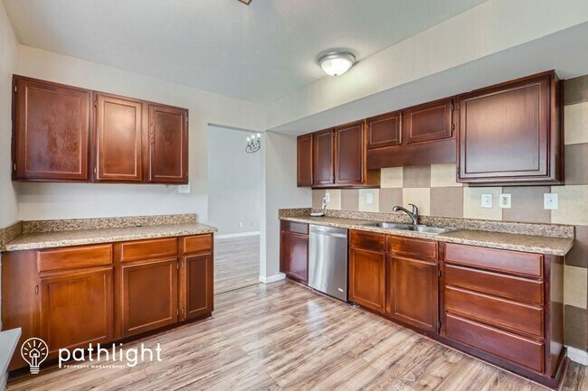 Building Photo - 4613 Monterrey Dr