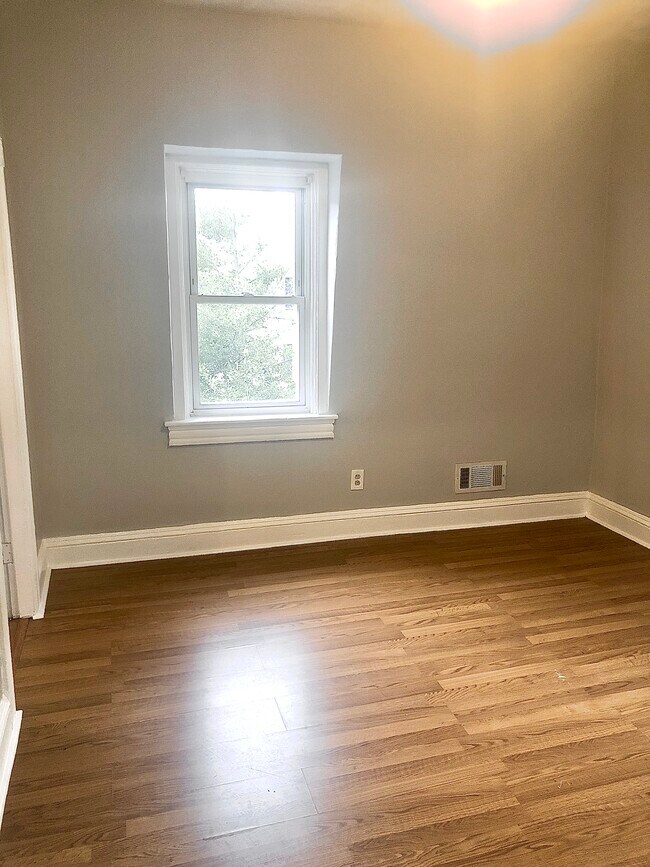 Foto del edificio - 188-2 Fruit Hill Ave