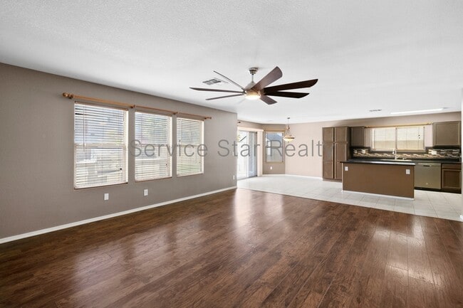 Building Photo - 15559 W Crocus Dr