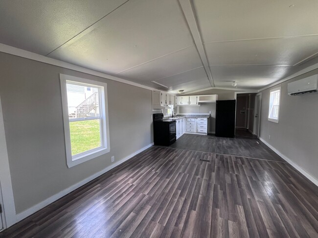 Foto del edificio - 2409 Swope Rd