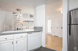Building Photo - 701 Eastshore Terrace