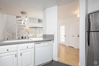 Building Photo - 701 Eastshore Terrace