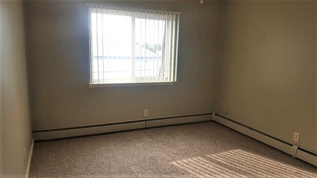 Building Photo - 628 John Anderson Ct