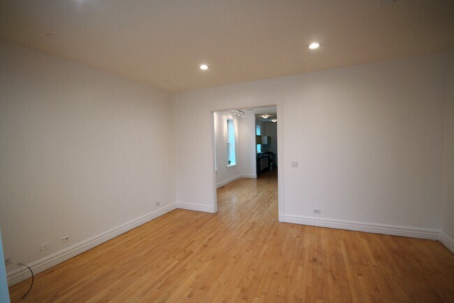 Foto del edificio - 2862 W 21st street