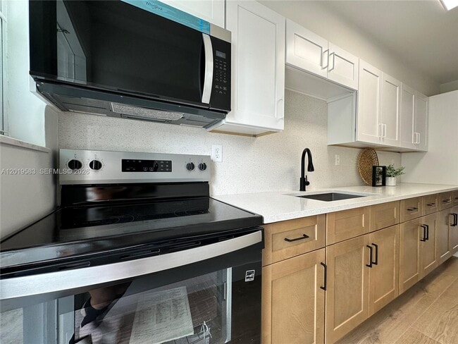 Foto del edificio - 1471 NE 170th St