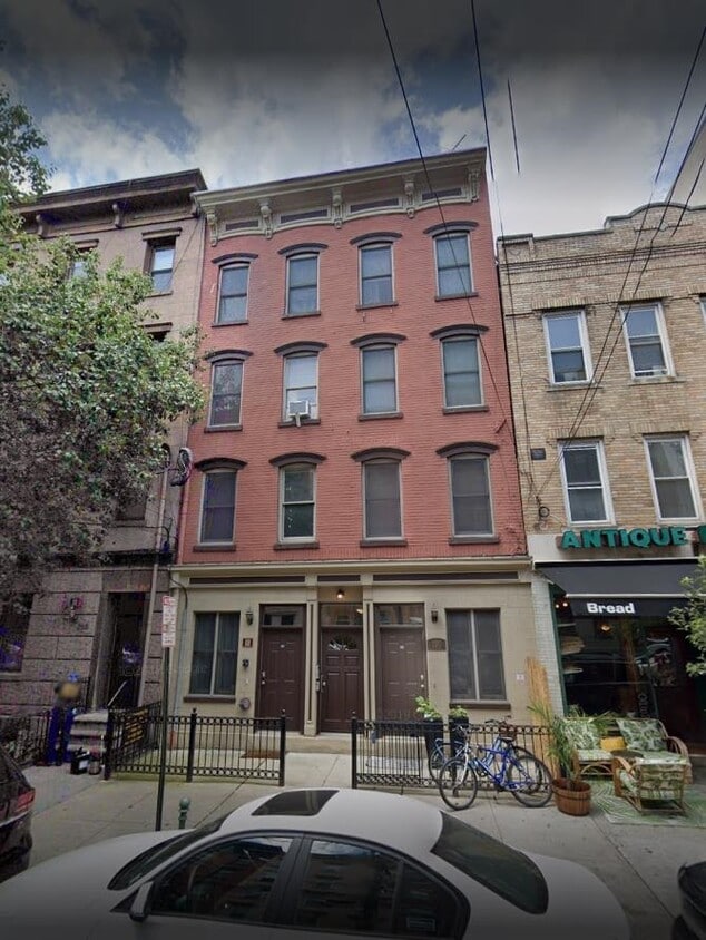 Primary Photo - 120 Willow Ave