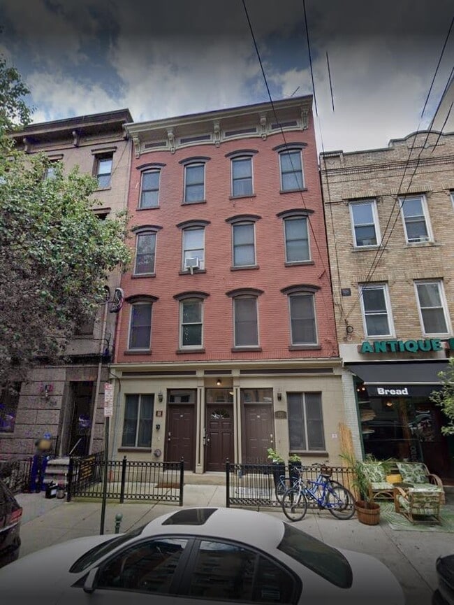 Building Photo - 120 Willow Ave