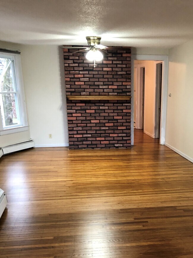 Main room - 1681 Amherst St