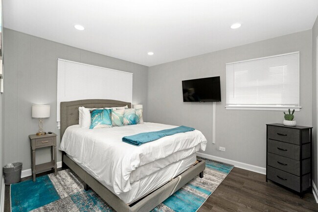 Foto del edificio - 570 E Higgins Rd