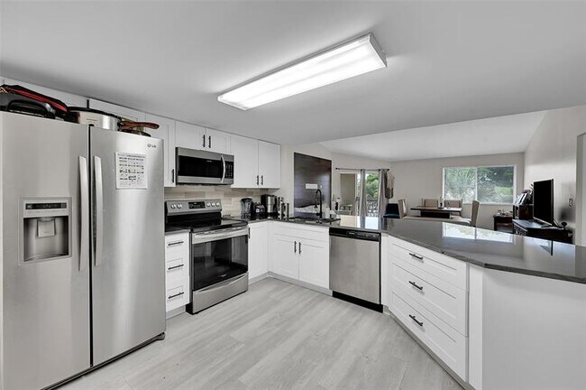 Foto del edificio - 9833 Westview Dr