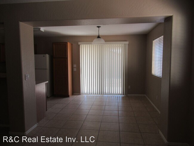 Building Photo - 4 br, 2 bath House - 95 W. Santa Gertrudis...