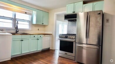 Building Photo - 586 Courtland Ave
