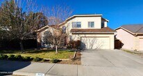 Foto principal - 943 Edgecliff Dr