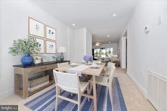 Building Photo - 5 President Point Dr