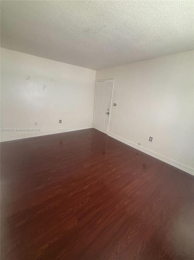 Foto del edificio - 1621 NW 16th St