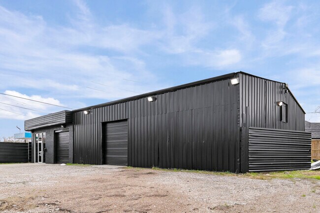 Building Photo - 3138 Reed Rd