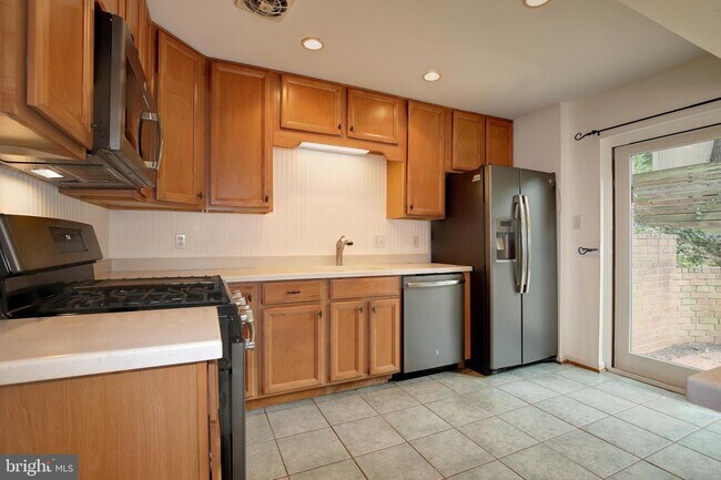 Foto del edificio - 8510 Thames St