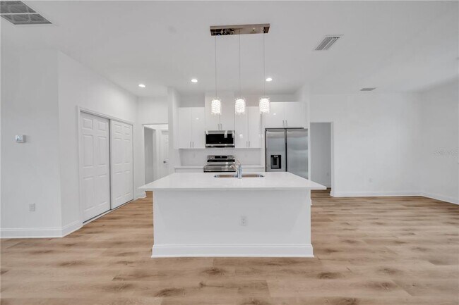 Foto del edificio - 14480 Argus Ln