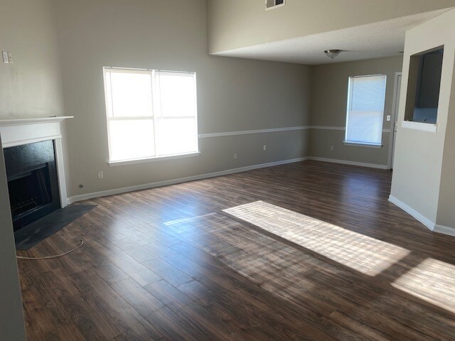 Building Photo - 5279 High Tide Ct