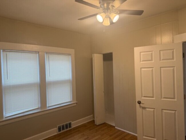 Foto del edificio - 4195 W 22nd St