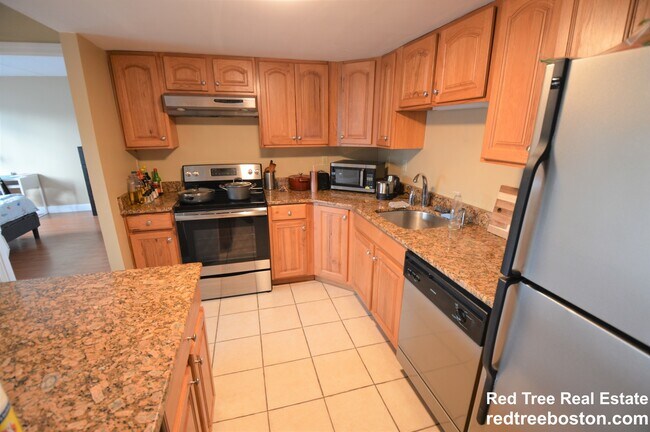 Foto del edificio - 85 Brainerd Rd