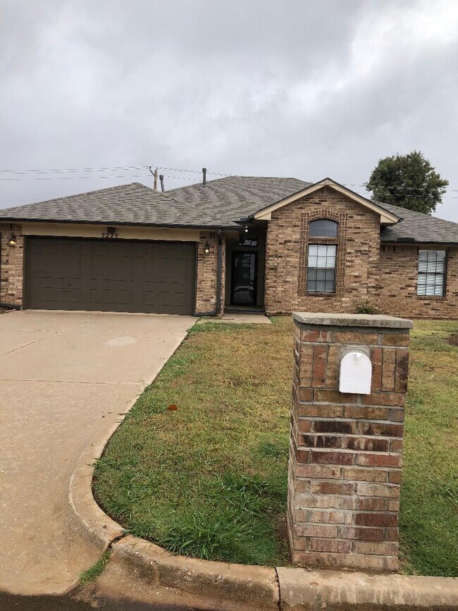 Building Photo - 5225 SE 82nd St