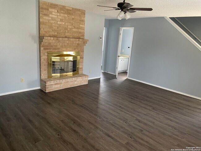 Foto del edificio - 2514 Ravina St