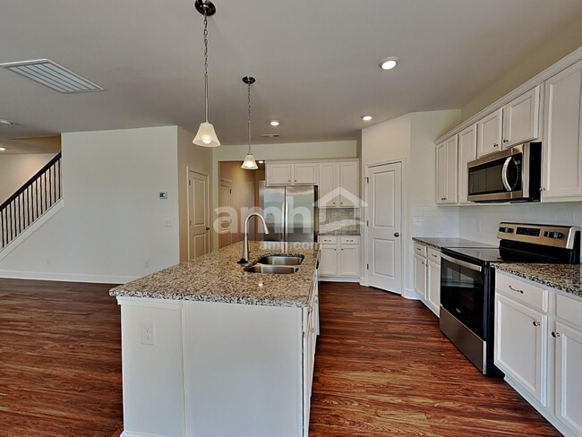 Building Photo - 1013 Bluewater Dr
