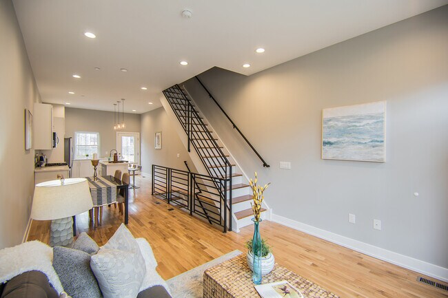 Building Photo - 1406 N Marston St