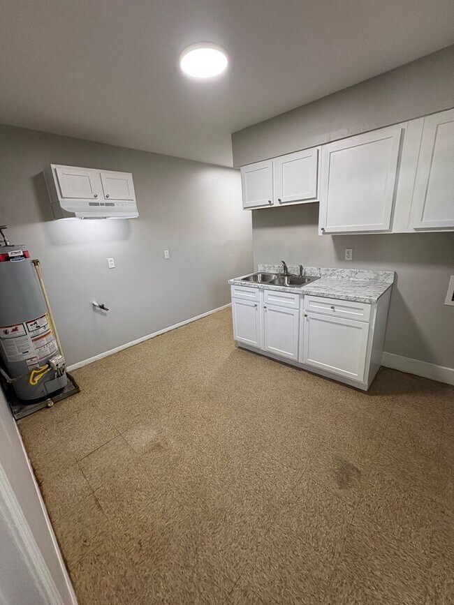 Foto del edificio - Charming 2 bedroom 1 bath duplex - Open To Section 8