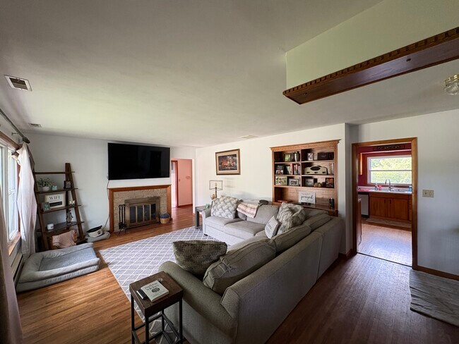 Foto del edificio - 706 Randall Ct