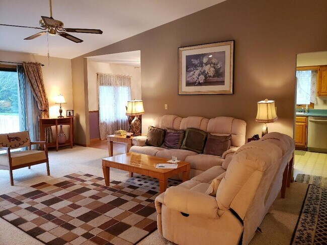 Foto del edificio - 416 Red Wing Ln