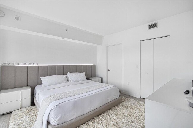 Foto del edificio - 45 SW 9th St