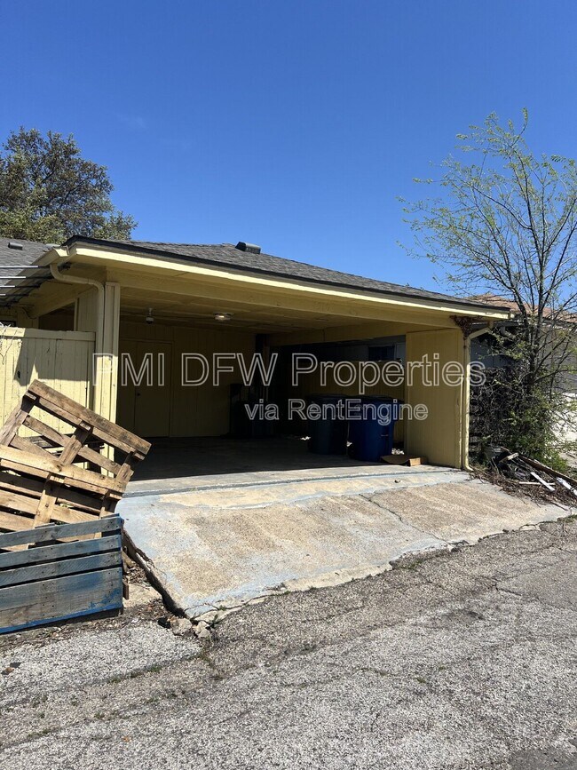 Foto del edificio - 1510 Cherrycrest Ln