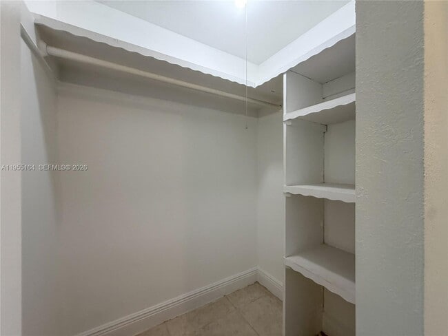 Building Photo - 4141 Nautilus Dr