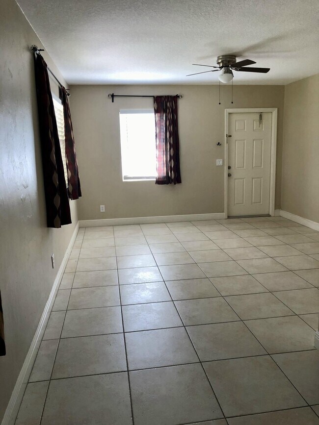 Foto del edificio - 2343 Westgate Ave
