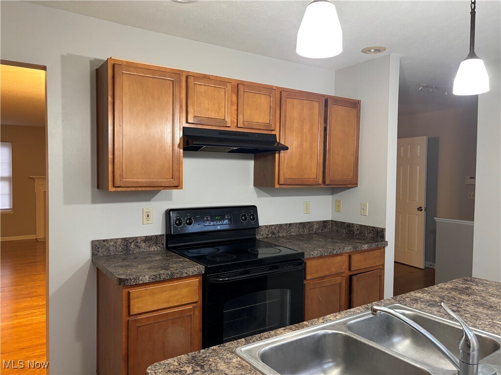 1928 E 86th St Cleveland, OH 44106 – photo 3
