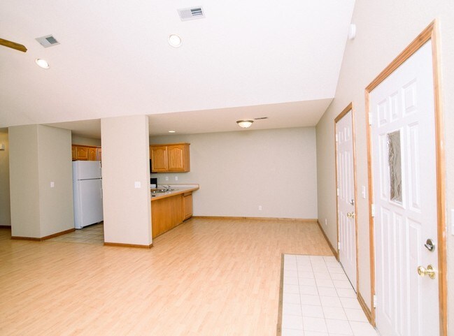 Building Photo - 609 Doe Run