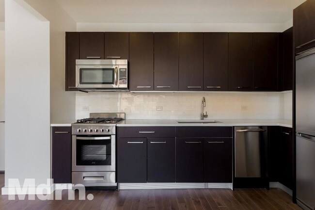 Building Photo - 321 W 110th St