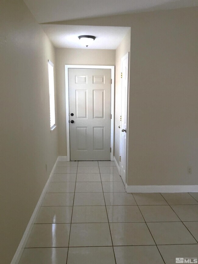 Building Photo - 6950 Forsythia Way