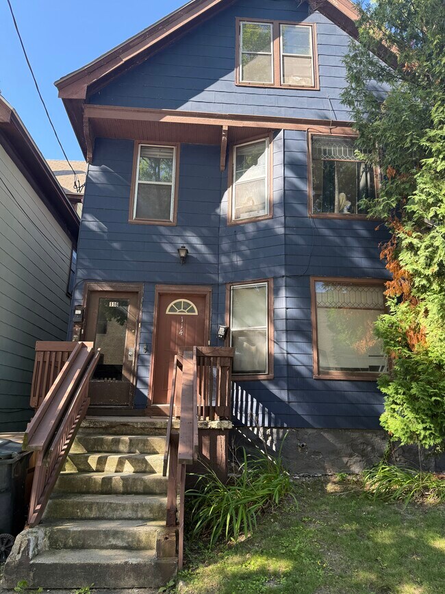 Foto del edificio - 114 S Blair St