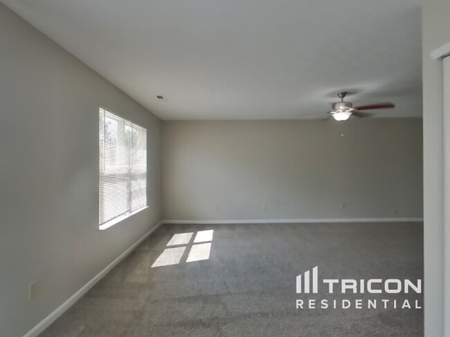 Building Photo - 6916 N Karnes Dr