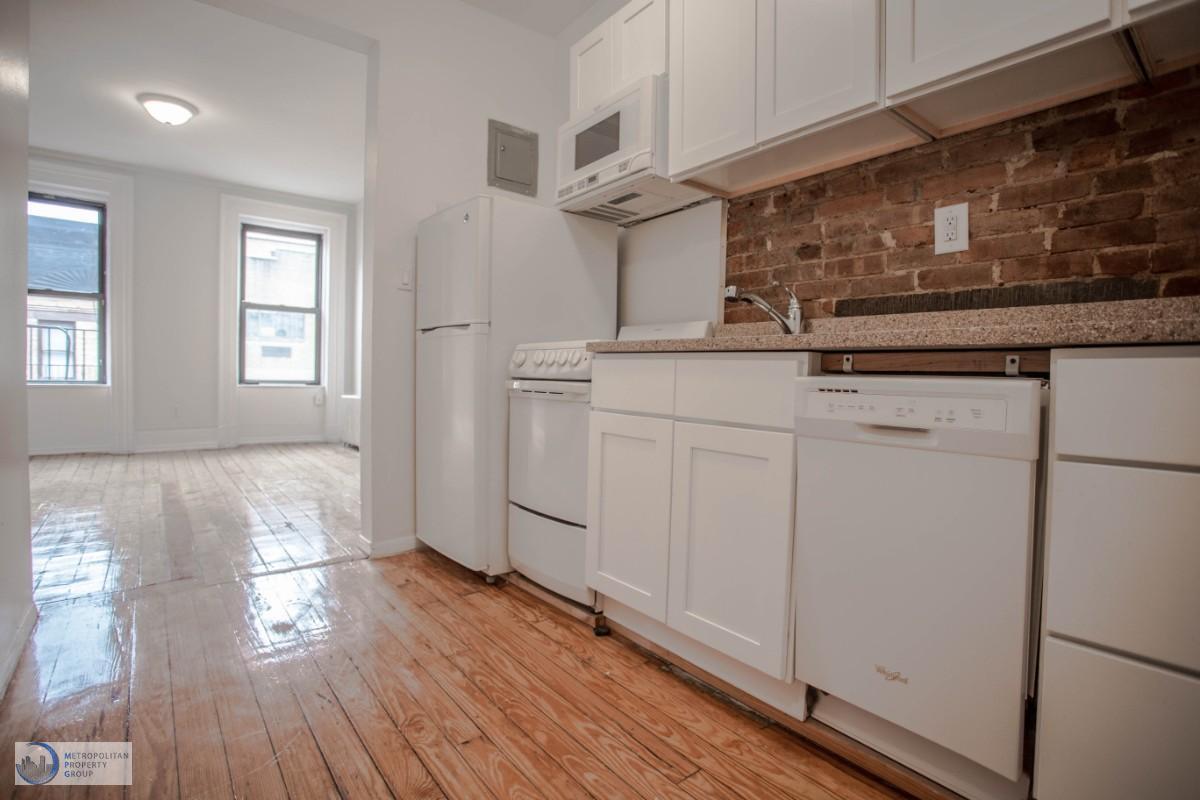 Primary Photo - 217 E 29th St