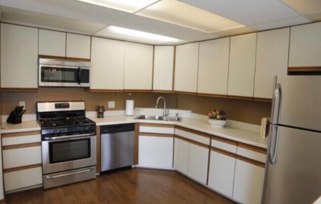 Cocina - 6650 Vernon Ave S