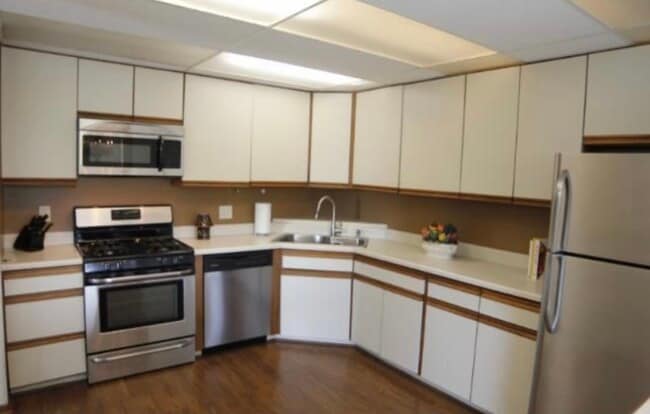 Kitchen - 6650 Vernon Ave S