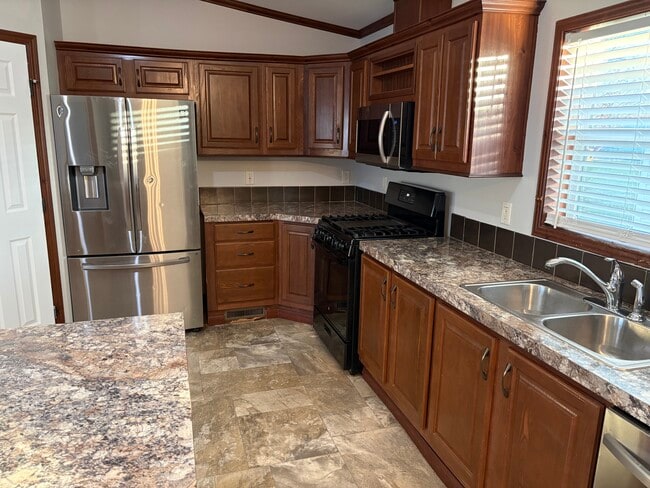 Foto del edificio - 2121 Four Seasons Dr