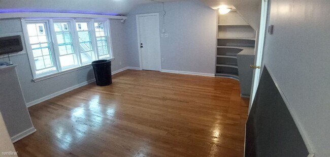 Building Photo - 1 br, 1 bath 4plex - 2303 West McKinley Av...