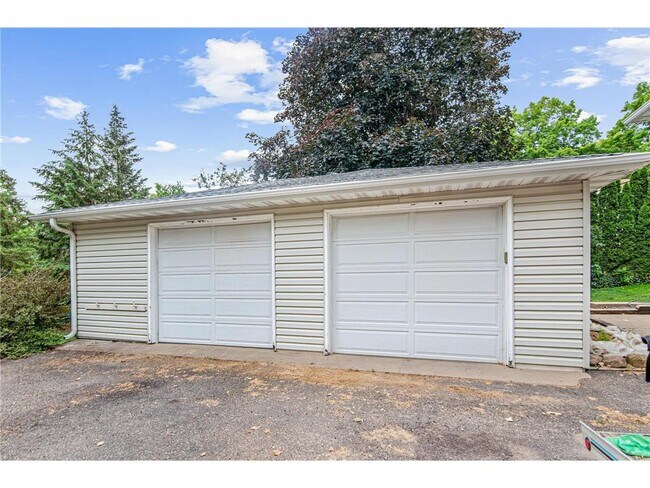 Building Photo - 4837 Brunswick Rd